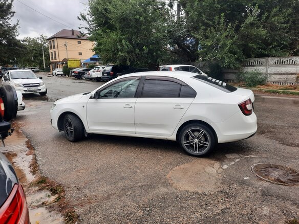 2014 Skoda Rapid I, белый, 850000 рублей - вид 1
