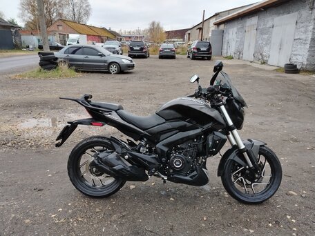 2023 Bajaj Dominar 400, чёрный, 300000 рублей, вид 2