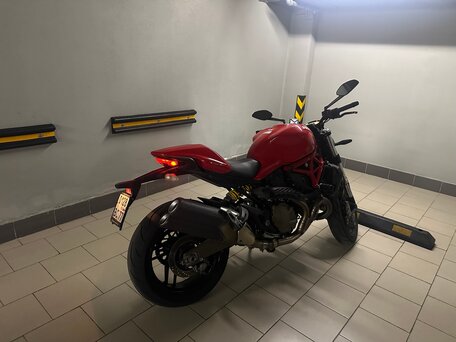 2014 Ducati Monster 821, красный, 600000 рублей, вид 4