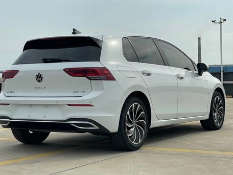2022 Volkswagen Golf VIII, белый, 2300000 рублей, вид 5