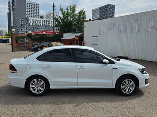 2019 Volkswagen Polo V Рестайлинг, белый, 1050000 рублей, вид 4