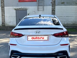 2019 Hyundai Solaris II, белый, 900000 рублей, вид 4