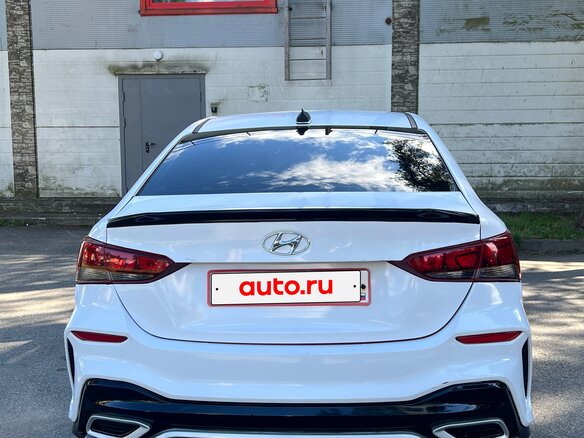2019 Hyundai Solaris II, белый, 900000 рублей - вид 3