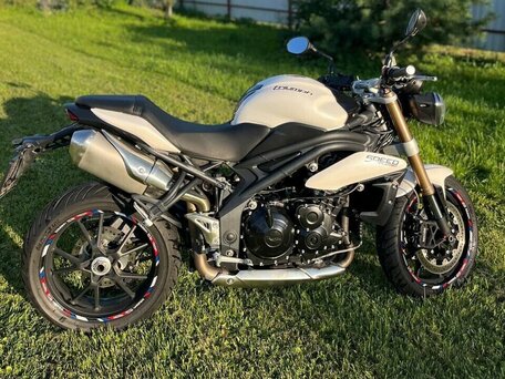 2013 Triumph Speed Triple, белый, 690000 рублей, вид 3