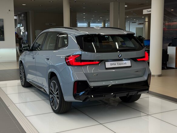 2026 BMW X1 Long 25Li xDrive III (U11/U12), серый, 5990000 рублей - вид 1