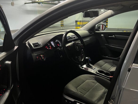 2012 Volkswagen Passat B7, серый, 1100000 рублей - вид 8