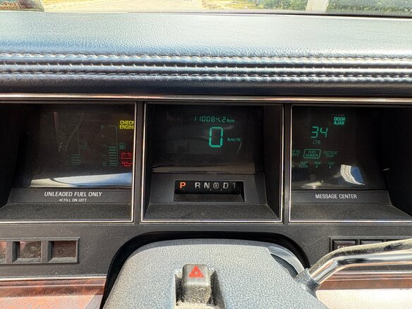 1992 Lincoln Town Car II, белый, 2250000 рублей - вид 5