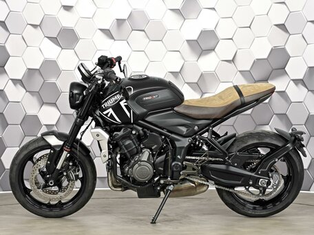 2021 Triumph Trident 660, чёрный, 777000 рублей, вид 4