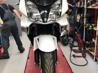 2011 Honda VFR 800, белый, 1099000 рублей, вид 3