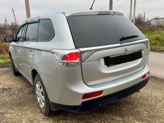 2014 Mitsubishi Outlander III, серебристый, 825000 рублей, вид 4