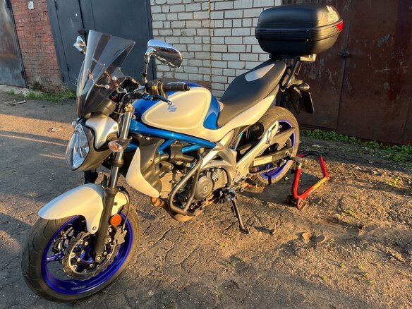 2009 Suzuki SFV 650 Gladius, синий, 400000 рублей - вид 1