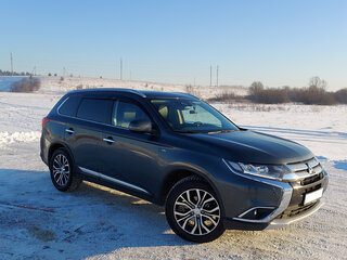 2018 Mitsubishi Outlander III Рестайлинг 2, серый, 2800000 рублей, вид 1