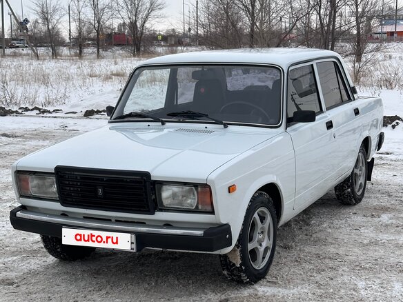 2011 Lada (ВАЗ) 2107, белый, 220000 рублей - вид 1