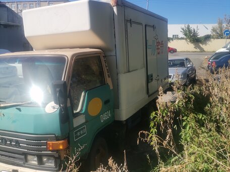 1991 Toyota Dyna, бежевый, 500000 рублей, вид 3