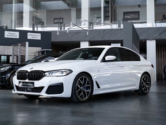 2021 BMW 5 серии 530i xDrive VII (G30/G31/G38) Рестайлинг, белый, 4990000 рублей