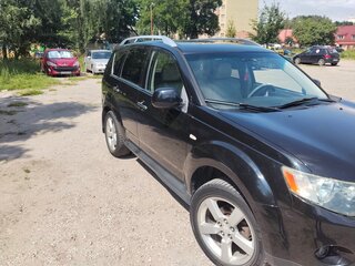 2008 Mitsubishi Outlander II, чёрный, 900000 рублей, вид 2