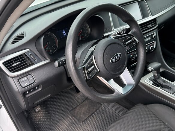 2020 Kia Optima IV Рестайлинг, белый, 1630000 рублей - вид 5