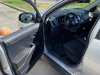 2011 Mitsubishi Outlander II Рестайлинг, серебристый, 1200000 рублей, вид 5