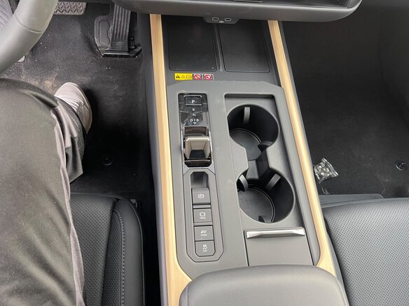 2026 Lexus ES 300h VII Рестайлинг 2, серебристый, 6870000 рублей - вид 12