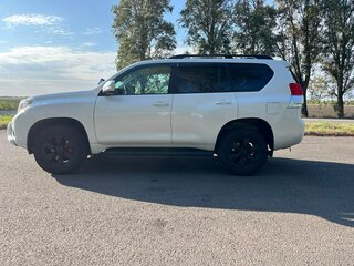 2011 Toyota Land Cruiser Prado 150 Series, белый, 3000000 рублей, вид 2