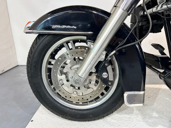 2013 Harley-Davidson Tri Glide, коричневый, 1599000 рублей - вид 8