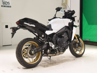 2025 Yamaha MT-09 Tracer (FJ-09), белый, 1900000 рублей, вид 5