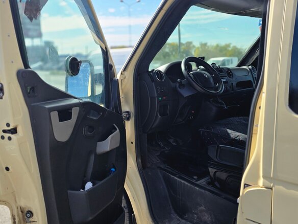 2015 Renault Master, бежевый, 1600000 рублей - вид 8