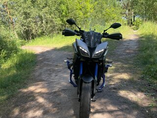 2017 Yamaha MT-09 Tracer (FJ-09), серебристый, 899000 рублей, вид 5