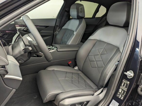 2026 BMW 5 серии 530i xDrive VIII (G60/G61/G68), чёрный - вид 18