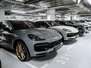 2025 Porsche Cayenne GTS Coupé III Рестайлинг, серый, 29375000 рублей, вид 2