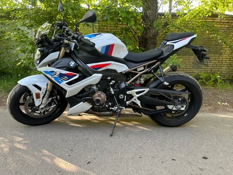 2023 BMW S 1000 R, белый, 1890000 рублей, вид 2