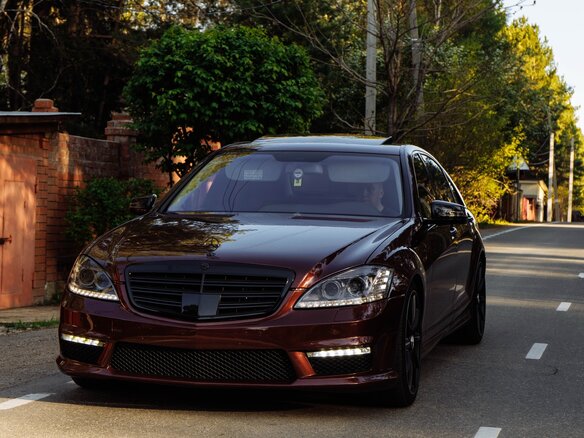 2007 Mercedes-Benz S-Класс 550 V (W221), красный, 2150000 рублей - вид 17