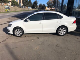 2015 Volkswagen Polo V Рестайлинг, белый, 1050000 рублей, вид 4