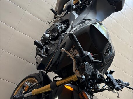 2025 Honda CB 1000 Hornet, чёрный, 1250000 рублей, вид 2