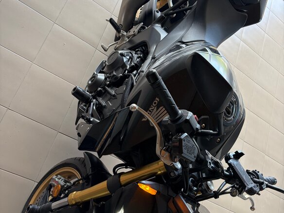 2025 Honda CB 1000 Hornet, чёрный, 1250000 рублей - вид 1