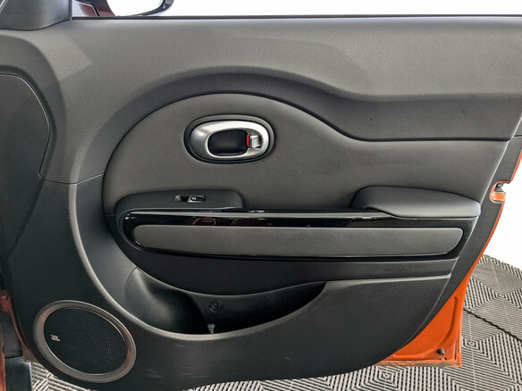 2018 Kia Soul II Рестайлинг, оранжевый - вид 23