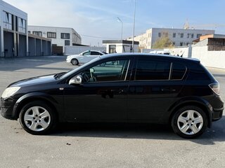 2010 Opel Astra H Рестайлинг, чёрный, 600000 рублей, вид 2