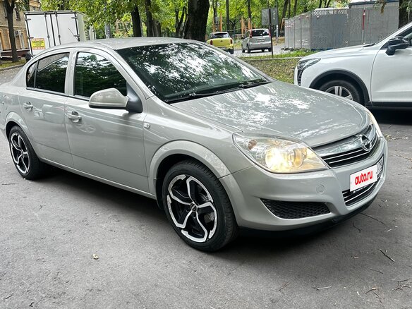 2010 Opel Astra H Рестайлинг, бежевый - вид 2