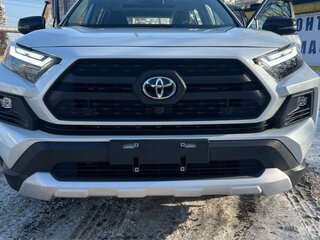 2023 Toyota RAV4 V (XA50), белый, 4080000 рублей, вид 4