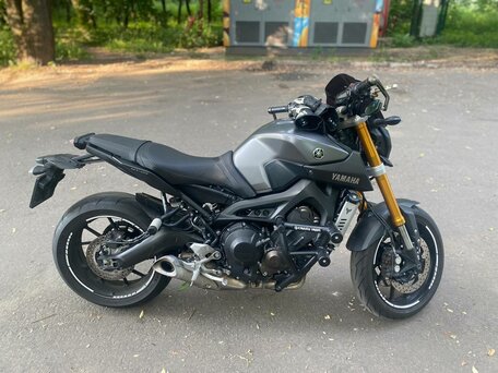 2015 Yamaha MT-09 (FZ-09), серый, 645000 рублей, вид 3