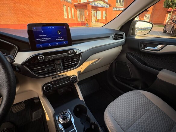 2020 Ford Escape IV, чёрный, 1650000 рублей - вид 14