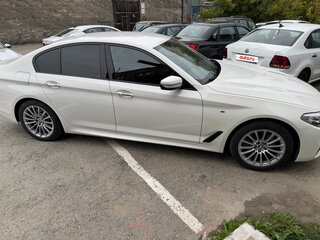 2018 BMW 5 серии 520d xDrive VII (G30/G31/G38), белый, 4000000 рублей, вид 2
