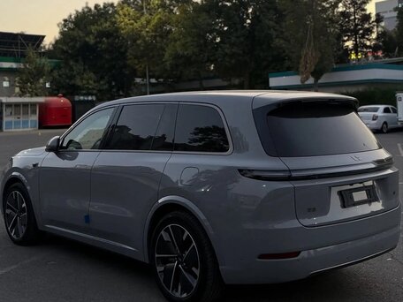 2026 Li Auto (Lixiang) L9 52.3 kWh I Рестайлинг, серый, 10310000 рублей, вид 5