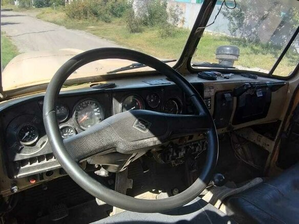 2002 Урал 5557, бежевый, 600000 рублей - вид 1
