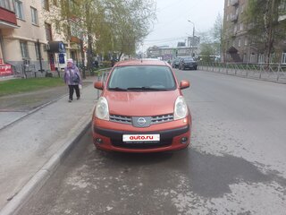 2007 Nissan Note I, красный, 700000 рублей, вид 2