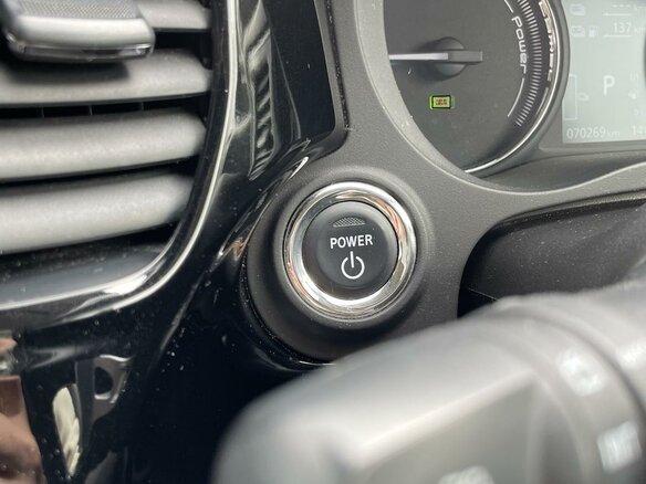 2018 Mitsubishi Outlander PHEV III Рестайлинг 2, коричневый, 3199000 рублей - вид 32