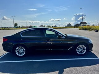 2019 BMW 5 серии 520d xDrive VII (G30/G31/G38), чёрный, 4500000 рублей, вид 4