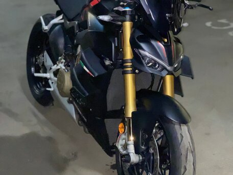 2021 Ducati Streetfighter V4, чёрный, 2100000 рублей, вид 1