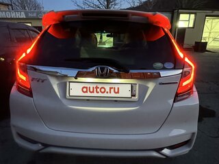 2017 Honda Fit III Рестайлинг, белый, 1580000 рублей, вид 3