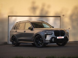 2022 BMW X7 M60i I (G07) Рестайлинг, серый, 17850000 рублей, вид 4